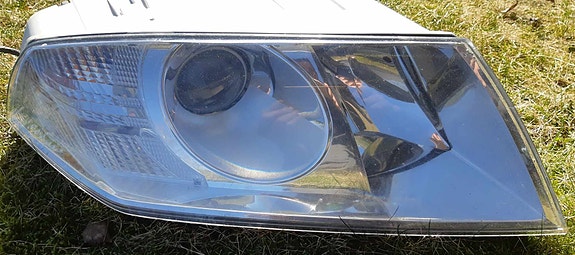 Skoda Octavia Rs  ajovalo "xenon polttimet"