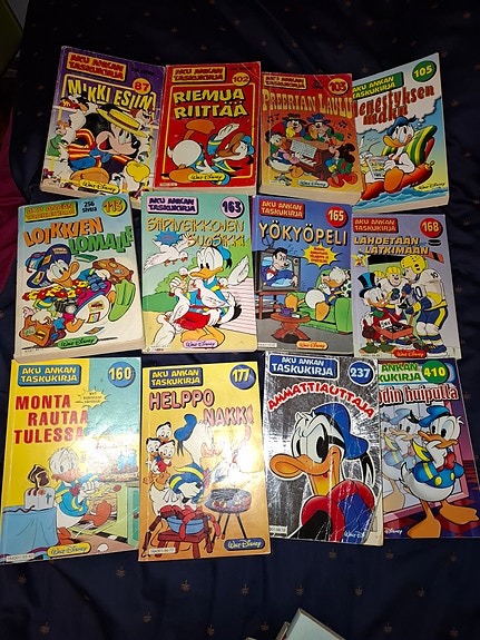 Disney Aku Ankan taskukirjat sarjakuvalehdet kokoelma