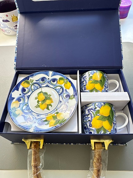 Set of 2 tea cups