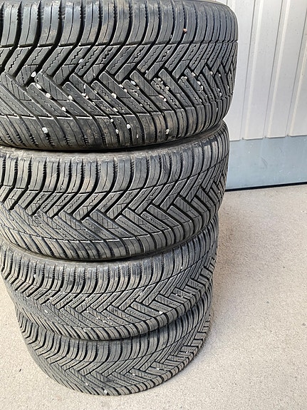 215/40/R17 87 V 4 Kpl Kesärenkaat