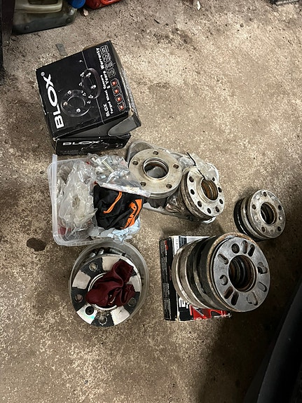 2kpl 12mm ja 2kpl 7mm ja 2kpl 5mm 5x120 Spacereita