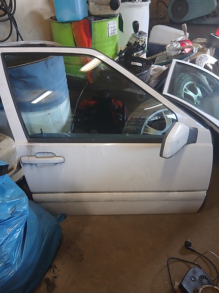 Volvo s70 oikea etuovi
