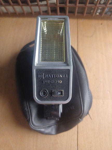 National PE2810 salama