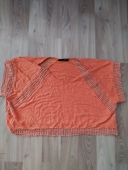 Seppälä, oranssi kiva, leveä lyhyt paita M/L