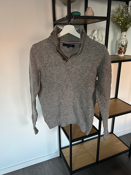 Tommy Hilfiger pusero XS