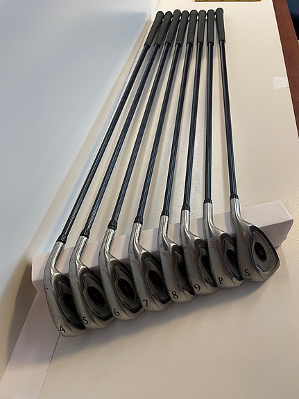 Golfrautasarja penn 4 - 9 + P ja S. Grafiittivarret