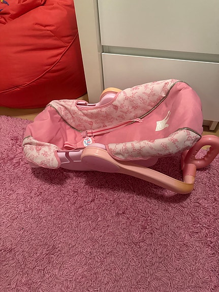 Baby Born nuken kantokaukalo ja istuin