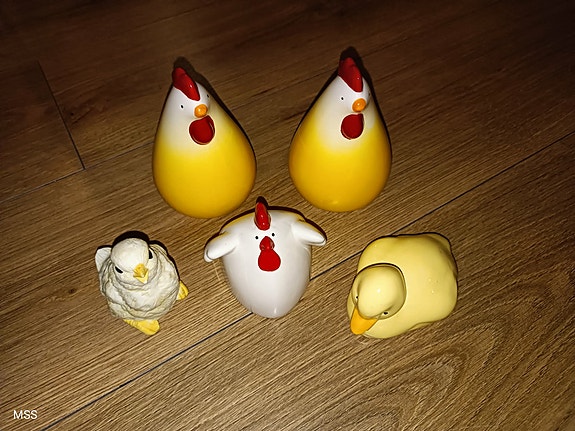 Koristekanat ja tiput keramiikkaa figuurit