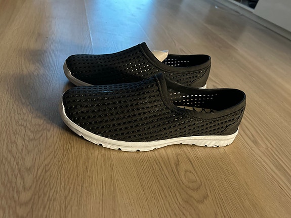 Naisten kengät Bata koko 44