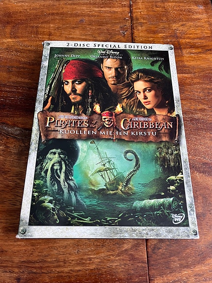 Pirates of the Caribbean Kuolleen miehen kirstu DVD