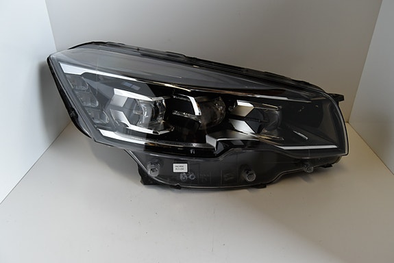 Peugeot 508 -15  ajovalo oikea
