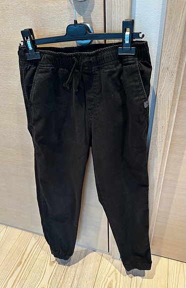 H&M poikien housut koko 152 cm 11-12 v. musta puuvilla