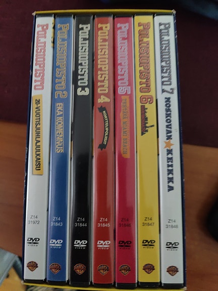 Poliisiopisto The Complete Collection DVD-boksi