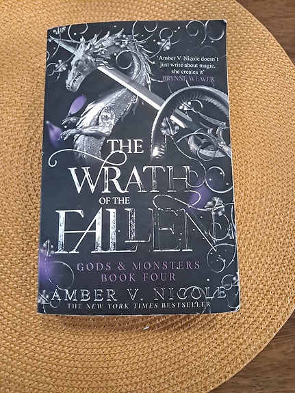 Fantasiakirja "the Wrath of the Fallen"