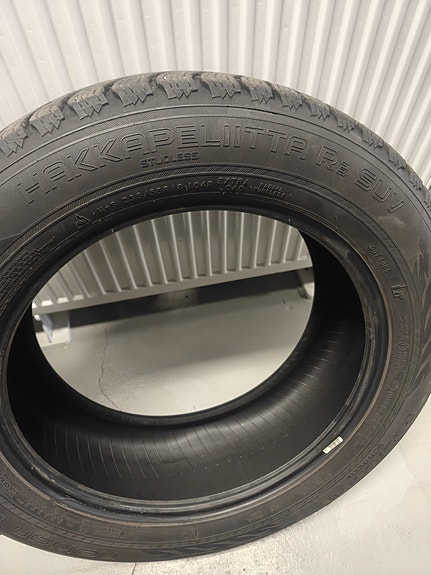 Nokian Hakkapeliitta R3 kitkarenkaat 235/55 R18