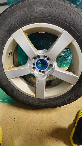 Talvirenkaat Hakkapeliitta 8 225/55 R16 Tupla jaolla.