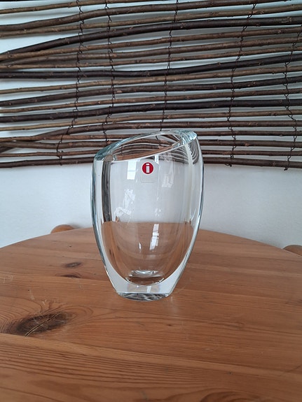 Signeerattu Iittala Kerttu Nurminen -lasimaljakko