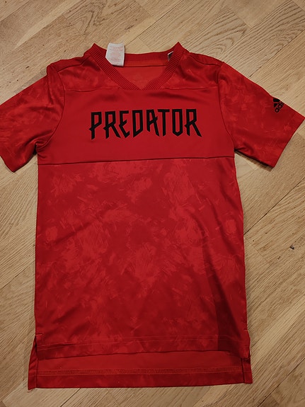 Adidas urheilupaita, 128