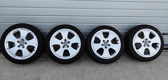 Audi kesärenkaat alumiinivantein.  5x112
