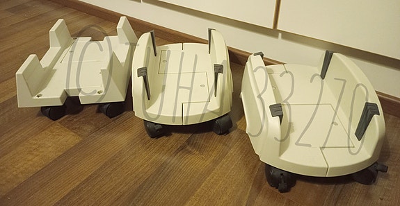 Pöytätietokoneen telineitä