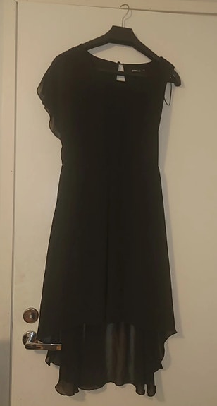 Gina Tricot musta mekko 36