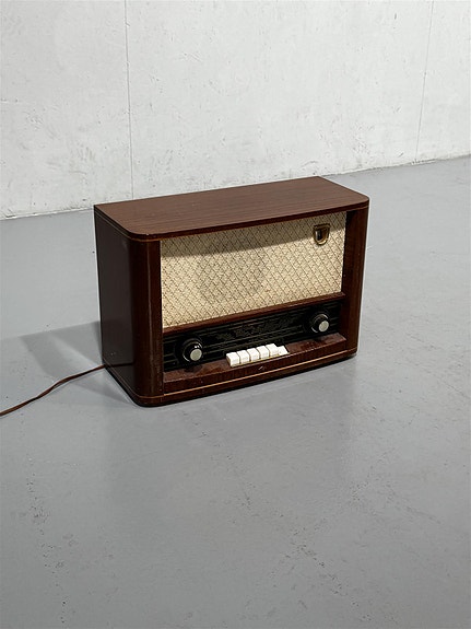 Vintage Fennoseura F 244 V radio