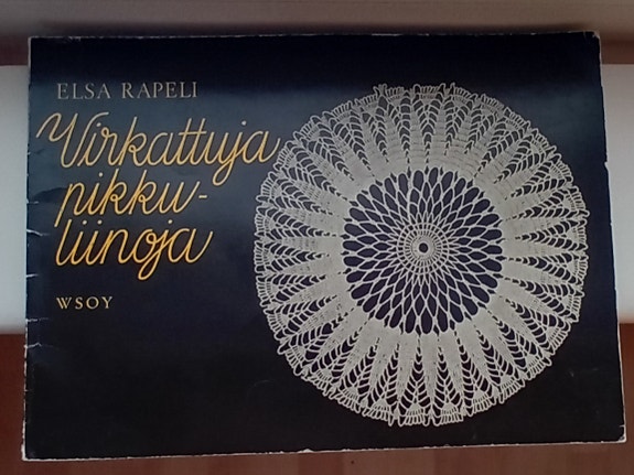 Elsa Rapeli- Virkattuja pikkuliinoja