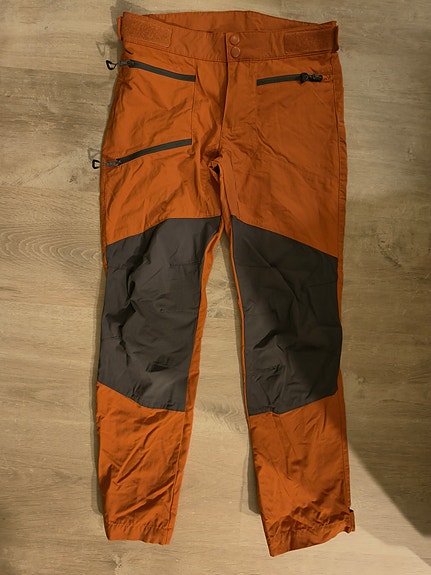 Oranssit housut 140