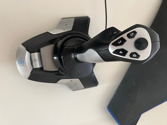 Logitech joystick ohjain
