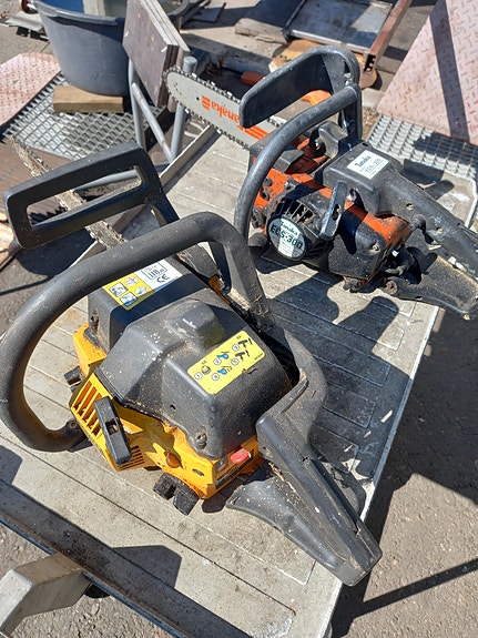 Tanaka ECS-300 ja Partner 351 moottorisahat varaosaksi/huollon