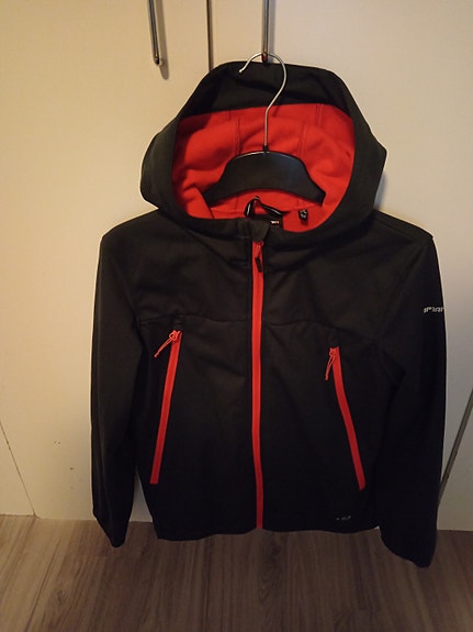 Poikien ulkoilutakki koko:164cm.