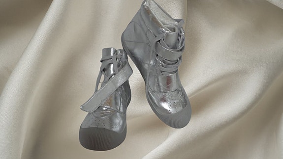 Uusi Bianco Footwearin hopeanvärinen, korkeavartinen nahkatennari,40