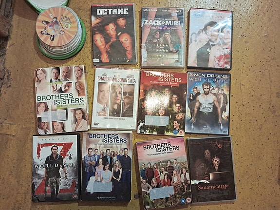 DVD-elokuvat ja tv-sarjat sekalaista kokoelmaa