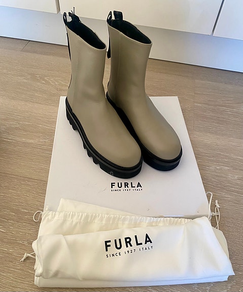 Furla Rita saappaat/nilkkurit vetoketjulla
