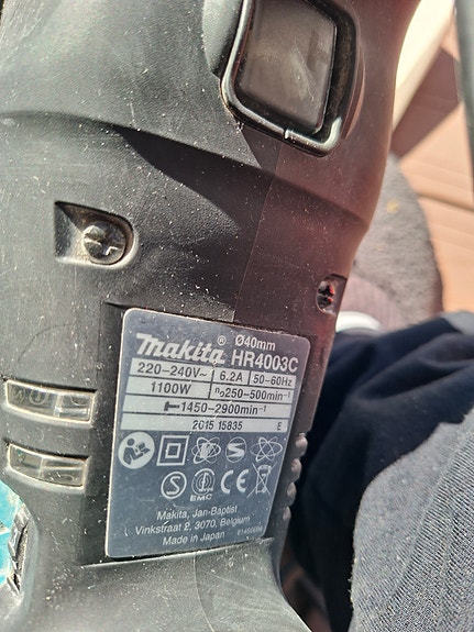 Makita poravasara HR4003C, salkku ja poraterät
