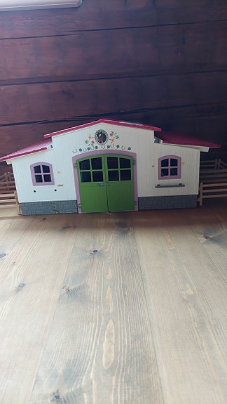 Schleich talli
