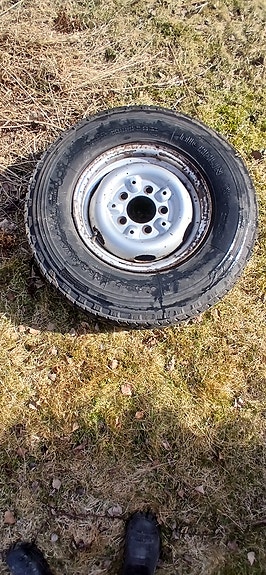 Nissan king cap rengas/vanne