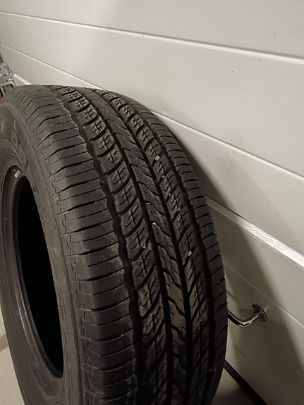 HYVÄLLÄ PINNALA SUV 245/70R16 RENKAAT 2KPL