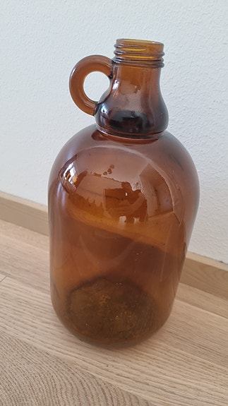Apteekkarin pullo / apteekkipullo / lasipullo