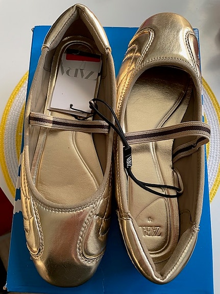 Zara kultaiset ballerinat