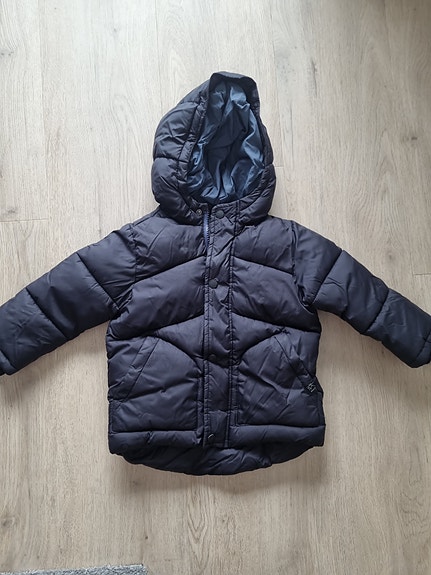 Zara toppatakki 98 musta