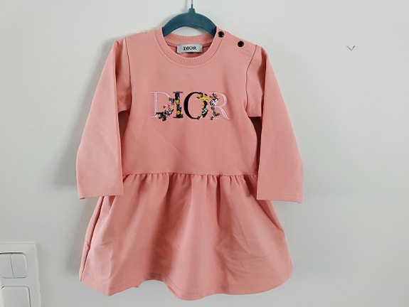 Persikan värinen mekko koko 92
