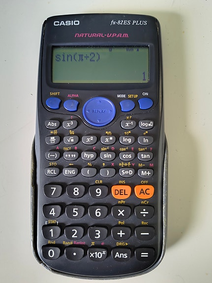 Casio fx-82ES PLUS -funktiolaskin