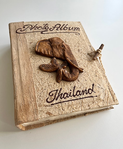 Valokuva-albumi (Thaimaan aihe) Koko: 19,5 x 15 x 5 cm