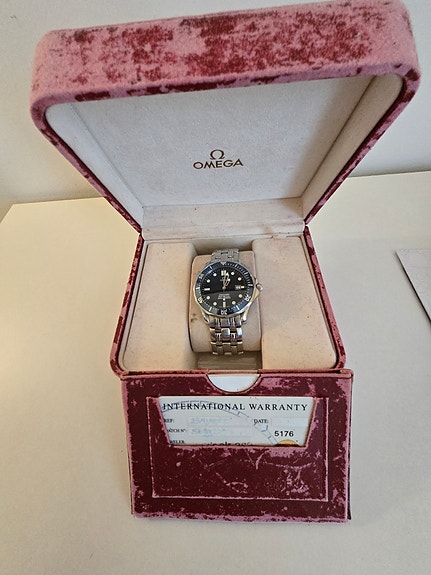 Omega Seamaster Professional 300 M kello *Täysi setti ja huollettu Vintage -98*