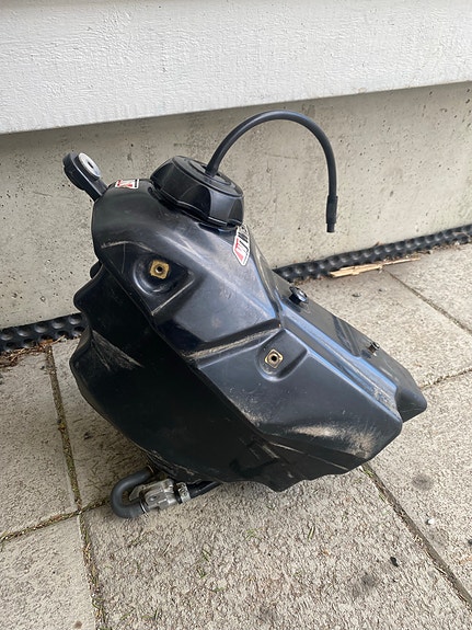 Honda crf 250 06vm tankki