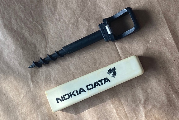 Vintage Nokia Data Pullonavaaja