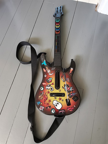 Guitar hero kitara playstation 2 ilman vastaanotinta