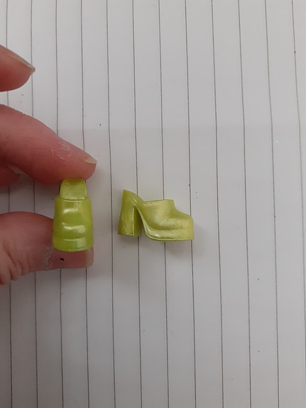 Vihertävät Barbie- nuken kengät