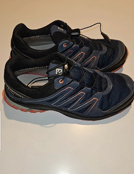 Salomon vaelluskengät koko 38